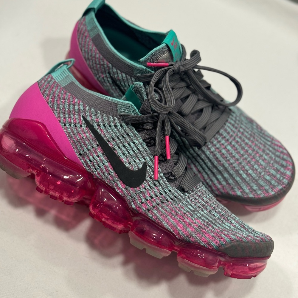Wmns Air VaporMax Flyknit 3 'Gunsmoke Fuchsia' C Size 8